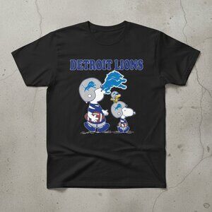 Detroit Lions Snoopy Football Graphic T-Shirt | Cute NFL Fan Cartoon Tee